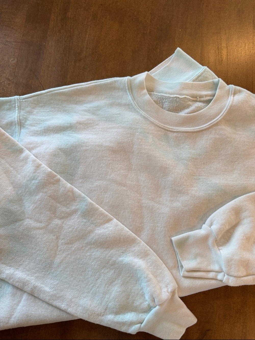 Women’s blue & White tie die Crewneck Sweater